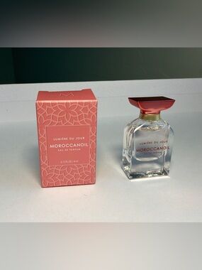 Moroccanoil Pink Floral-Patterned Parfummme3Bottle & Box